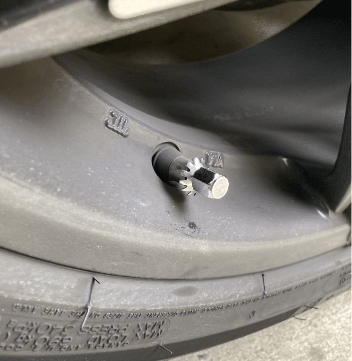 【20230329】自動車タイヤの静電気除電